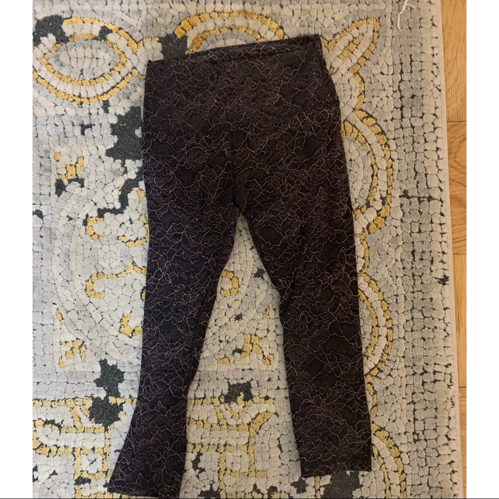 Lululemon Patterned Cropped Leggings Size 6